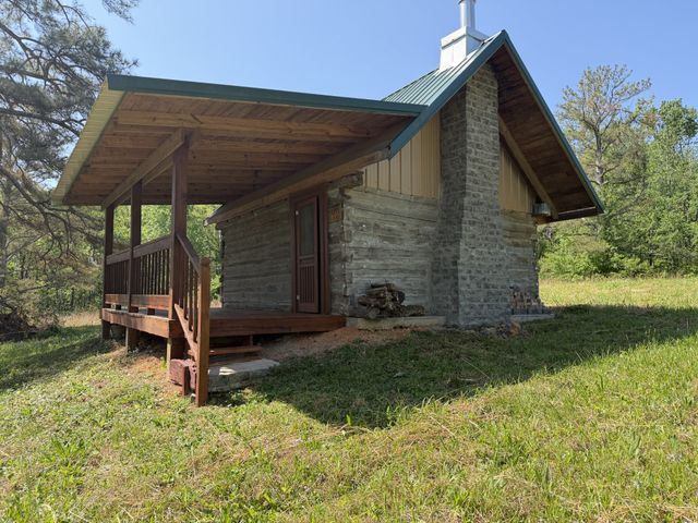 219 Henryville RD, Ethridge, TN 38456