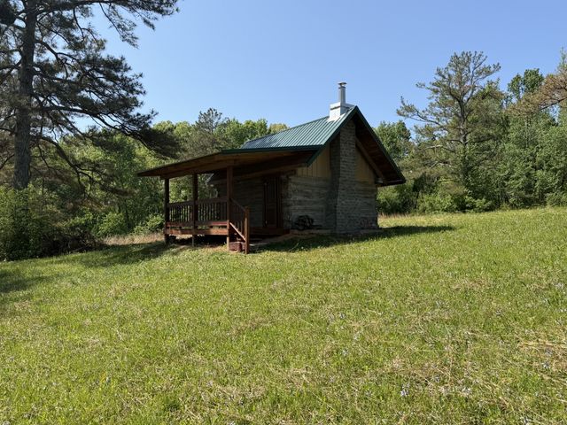 219 Henryville RD, Ethridge, TN 38456