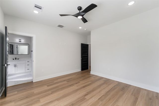 6909 S Hall Street B, Houston, TX 77028