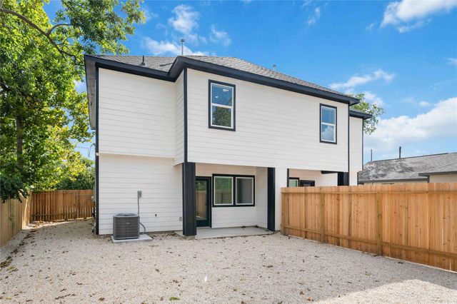 6909 S Hall Street B, Houston, TX 77028