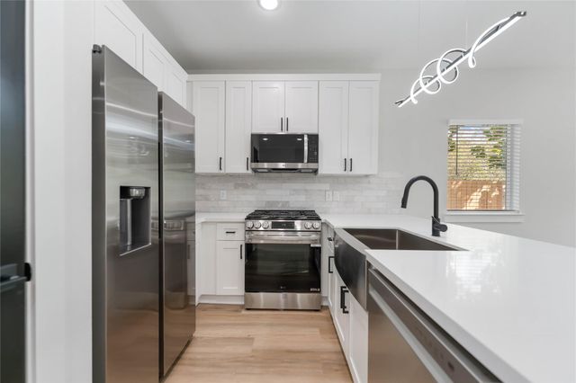 6909 S Hall Street B, Houston, TX 77028