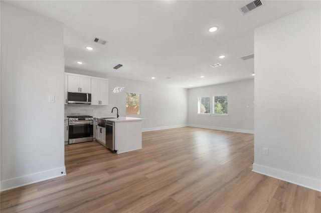 6909 S Hall Street B, Houston, TX 77028