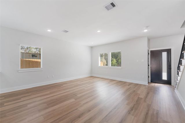 6909 S Hall Street B, Houston, TX 77028