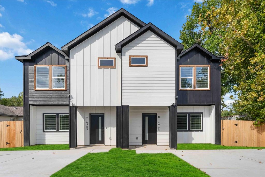 6909 S Hall Street B, Houston, TX 77028
