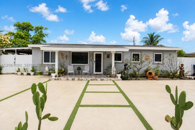 2961 NW 173rd Ter, Miami Gardens, FL 33056