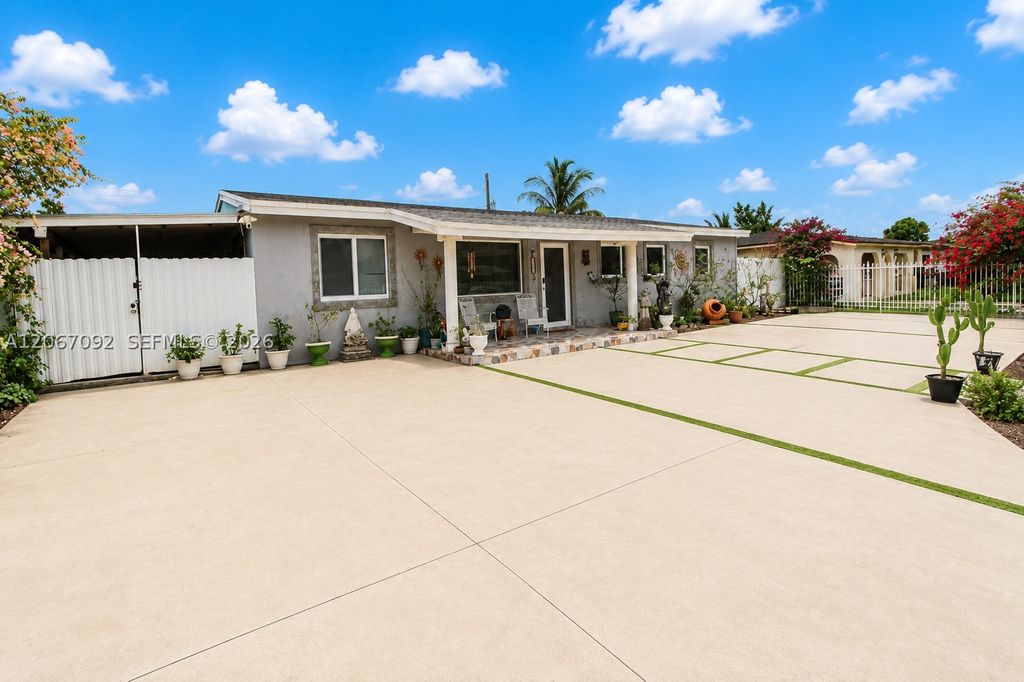 2961 NW 173rd Ter, Miami Gardens, FL 33056