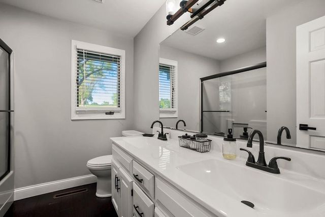 250 Arapaho Circle, Lake Quivira, KS 66217