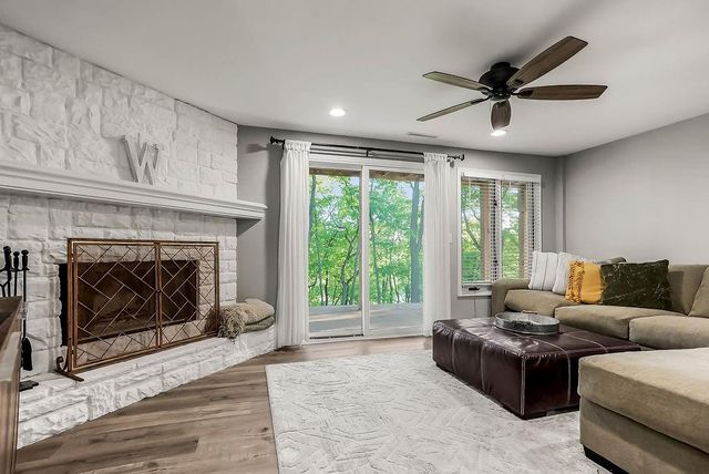 250 Arapaho Circle, Lake Quivira, KS 66217