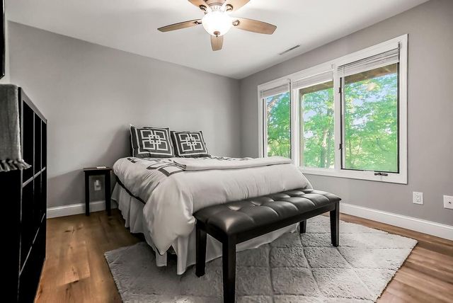 250 Arapaho Circle, Lake Quivira, KS 66217