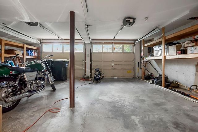 250 Arapaho Circle, Lake Quivira, KS 66217
