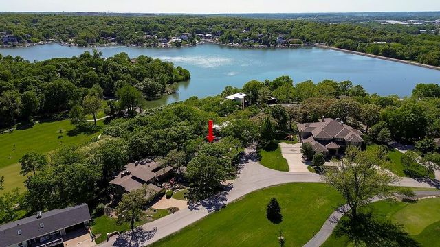 250 Arapaho Circle, Lake Quivira, KS 66217