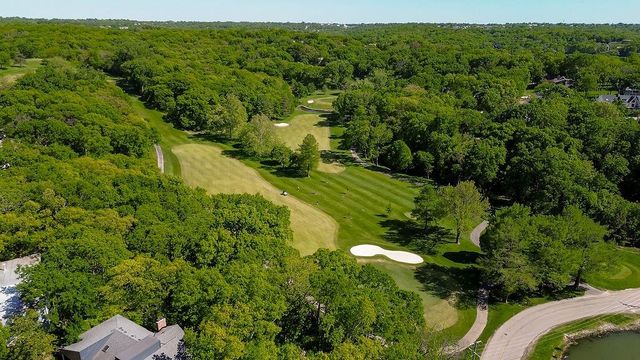 250 Arapaho Circle, Lake Quivira, KS 66217