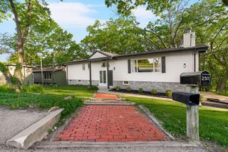 250 Arapaho Circle, Lake Quivira, KS 66217