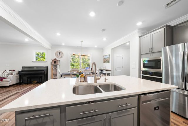 1916 Kings Knot Court, Apex, NC 27502