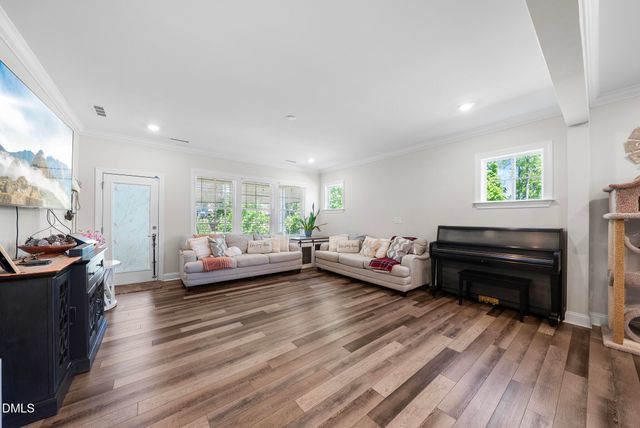 1916 Kings Knot Court, Apex, NC 27502