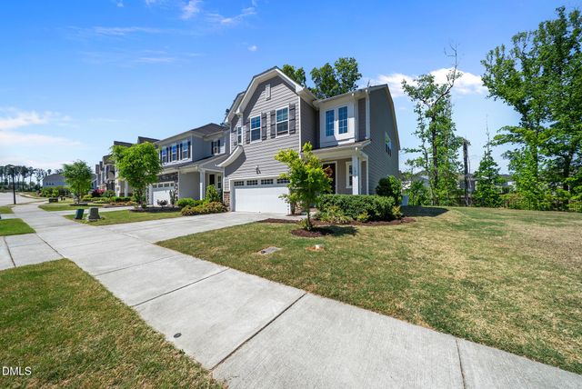 1916 Kings Knot Court, Apex, NC 27502