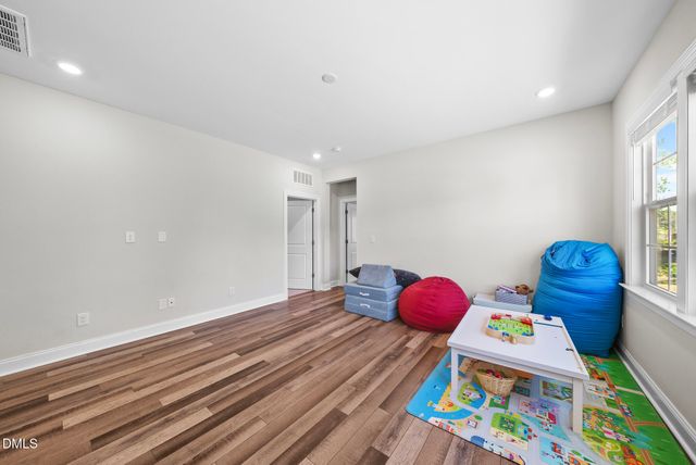 1916 Kings Knot Court, Apex, NC 27502