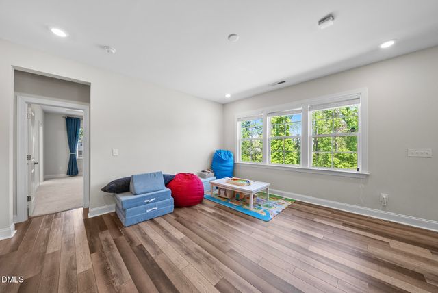 1916 Kings Knot Court, Apex, NC 27502