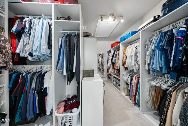 1916 Kings Knot Court, Apex, NC 27502