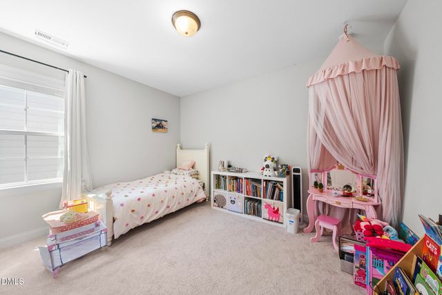 1916 Kings Knot Court, Apex, NC 27502