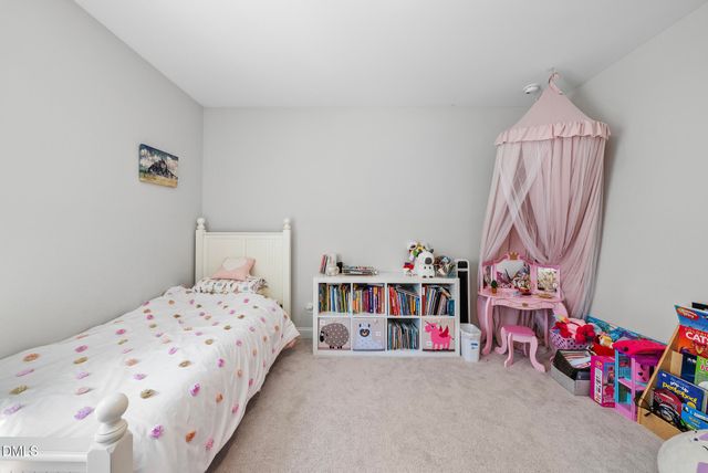 1916 Kings Knot Court, Apex, NC 27502