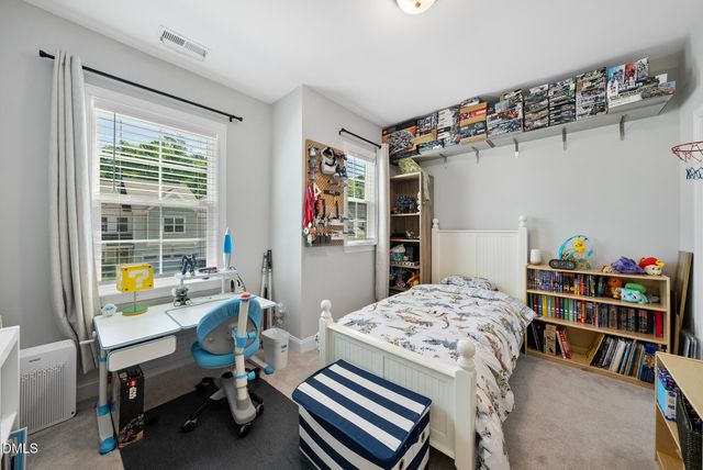 1916 Kings Knot Court, Apex, NC 27502