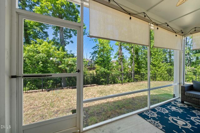 1916 Kings Knot Court, Apex, NC 27502