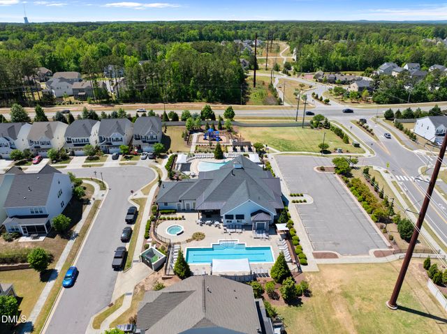 1916 Kings Knot Court, Apex, NC 27502