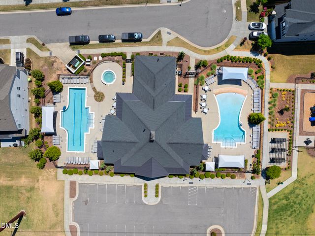 1916 Kings Knot Court, Apex, NC 27502