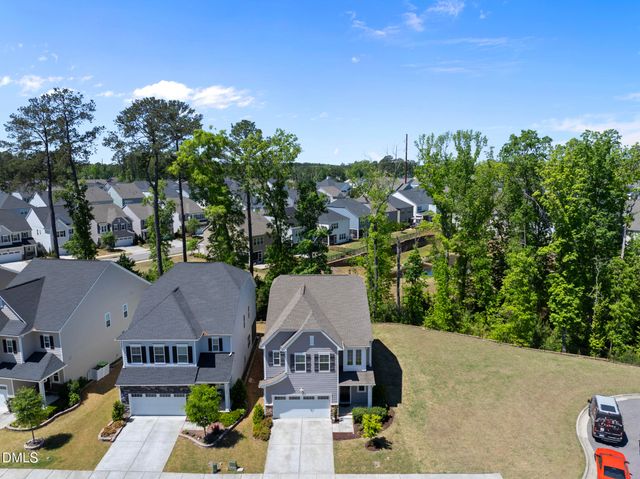 1916 Kings Knot Court, Apex, NC 27502
