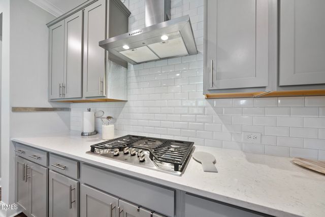 1916 Kings Knot Court, Apex, NC 27502