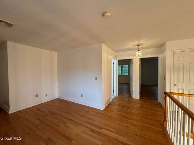 48 Commonwealth Drive, Bethlehem, NY 12077