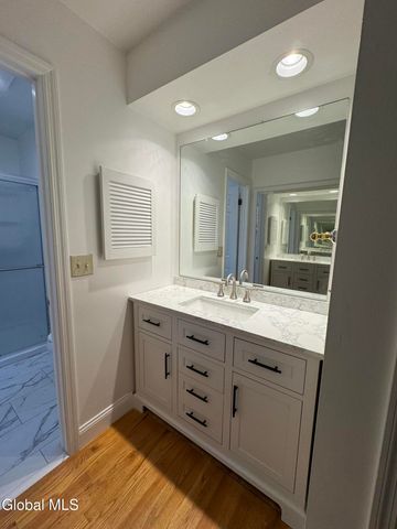 48 Commonwealth Drive, Bethlehem, NY 12077