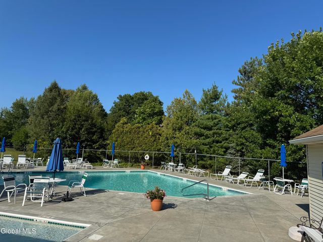 48 Commonwealth Drive, Bethlehem, NY 12077