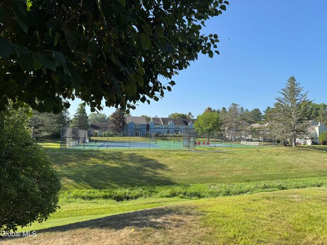 48 Commonwealth Drive, Bethlehem, NY 12077