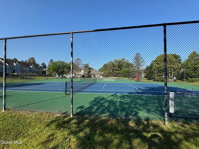 48 Commonwealth Drive, Bethlehem, NY 12077