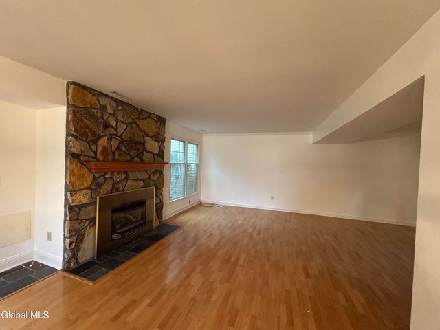 48 Commonwealth Drive, Bethlehem, NY 12077