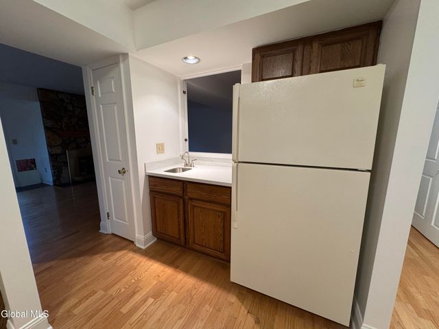 48 Commonwealth Drive, Bethlehem, NY 12077