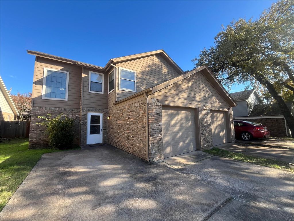 1433 Palmnold Circle W, Fort Worth, TX 76120