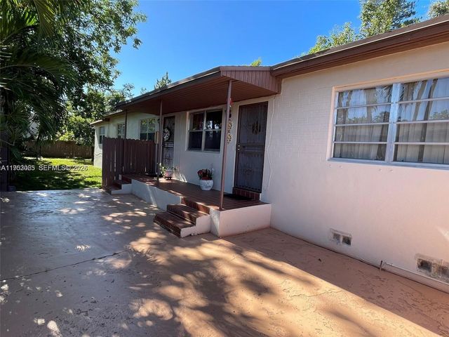 1790 NW 19th St, Miami, FL 33125