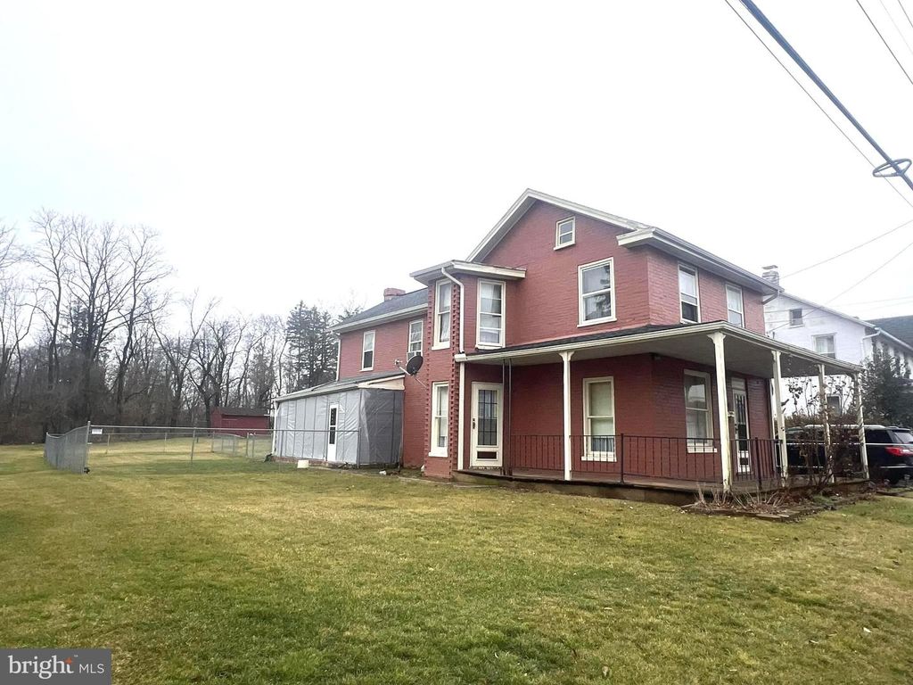 166 W MAIN STREET, Fayetteville, PA 17222