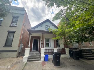 429 10th Street, Troy, NY 12180