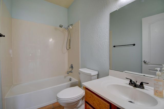 5425 Roosevelt Loop NE, Rio Rancho, NM 87144