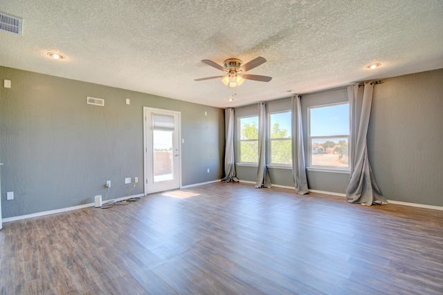 5425 Roosevelt Loop NE, Rio Rancho, NM 87144