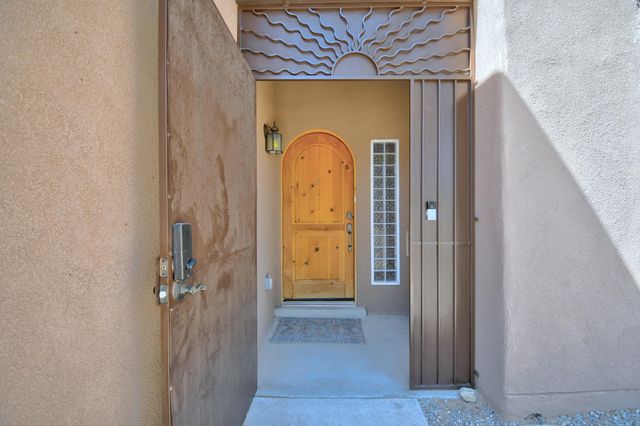 5425 Roosevelt Loop NE, Rio Rancho, NM 87144