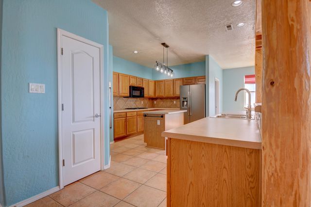 5425 Roosevelt Loop NE, Rio Rancho, NM 87144