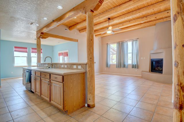 5425 Roosevelt Loop NE, Rio Rancho, NM 87144