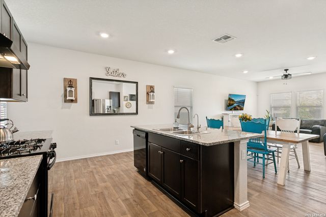 4221 Fort Palmer, St Hedwig, TX 78152
