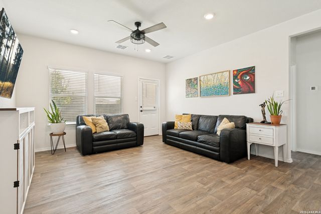 4221 Fort Palmer, St Hedwig, TX 78152