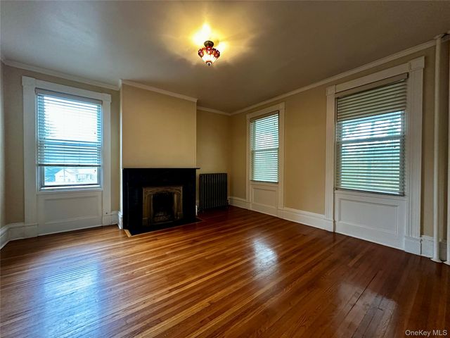 16 Broad Street 3, New Windsor, NY 12553